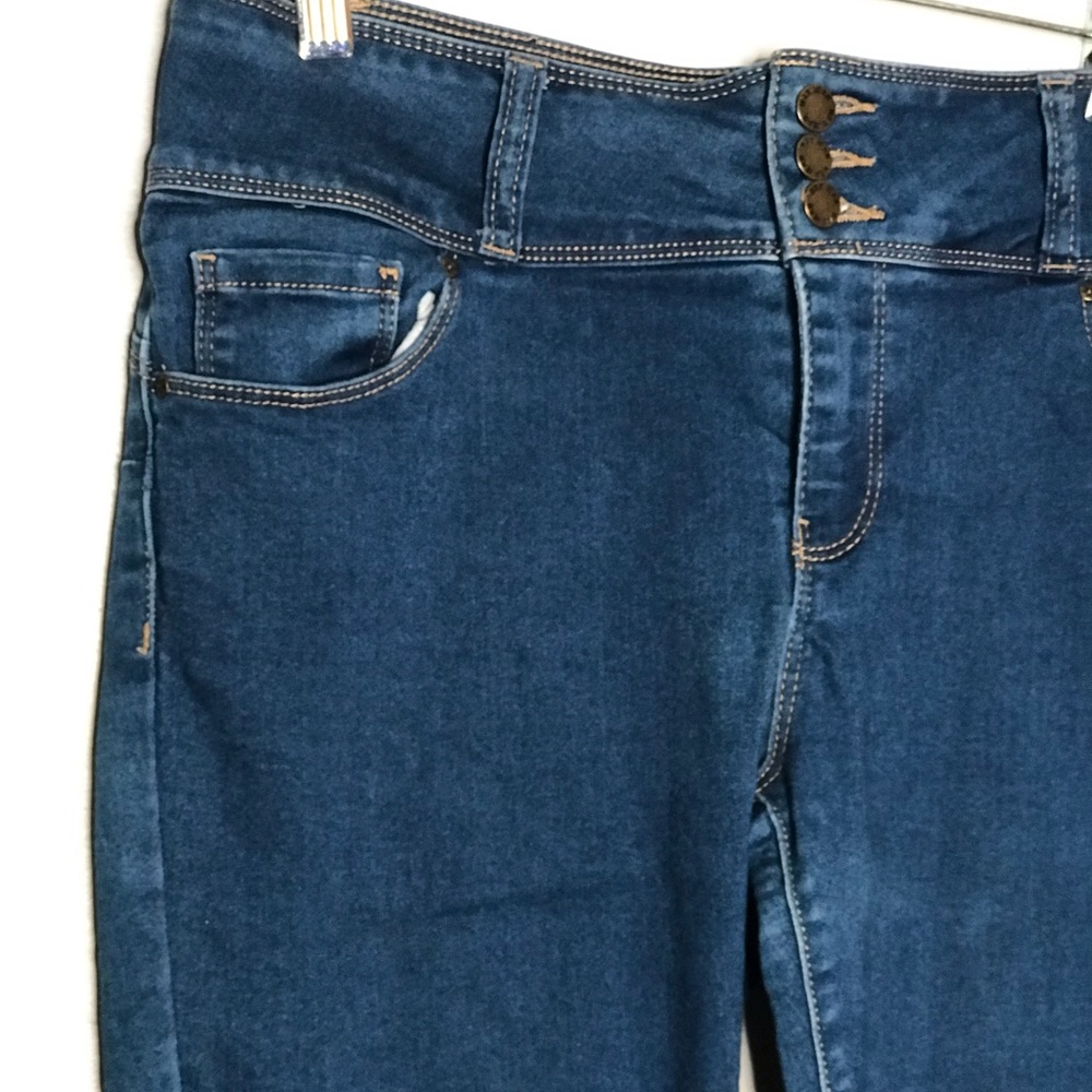 Jeans - Picture 3 of 7